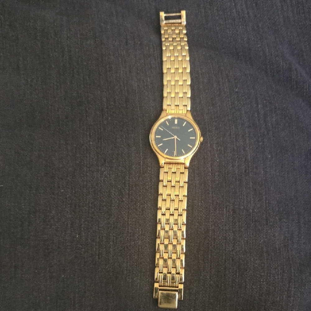 Seiko Gold-Tone Bracelet Link Watch with Black Dial Water Resistant One Size